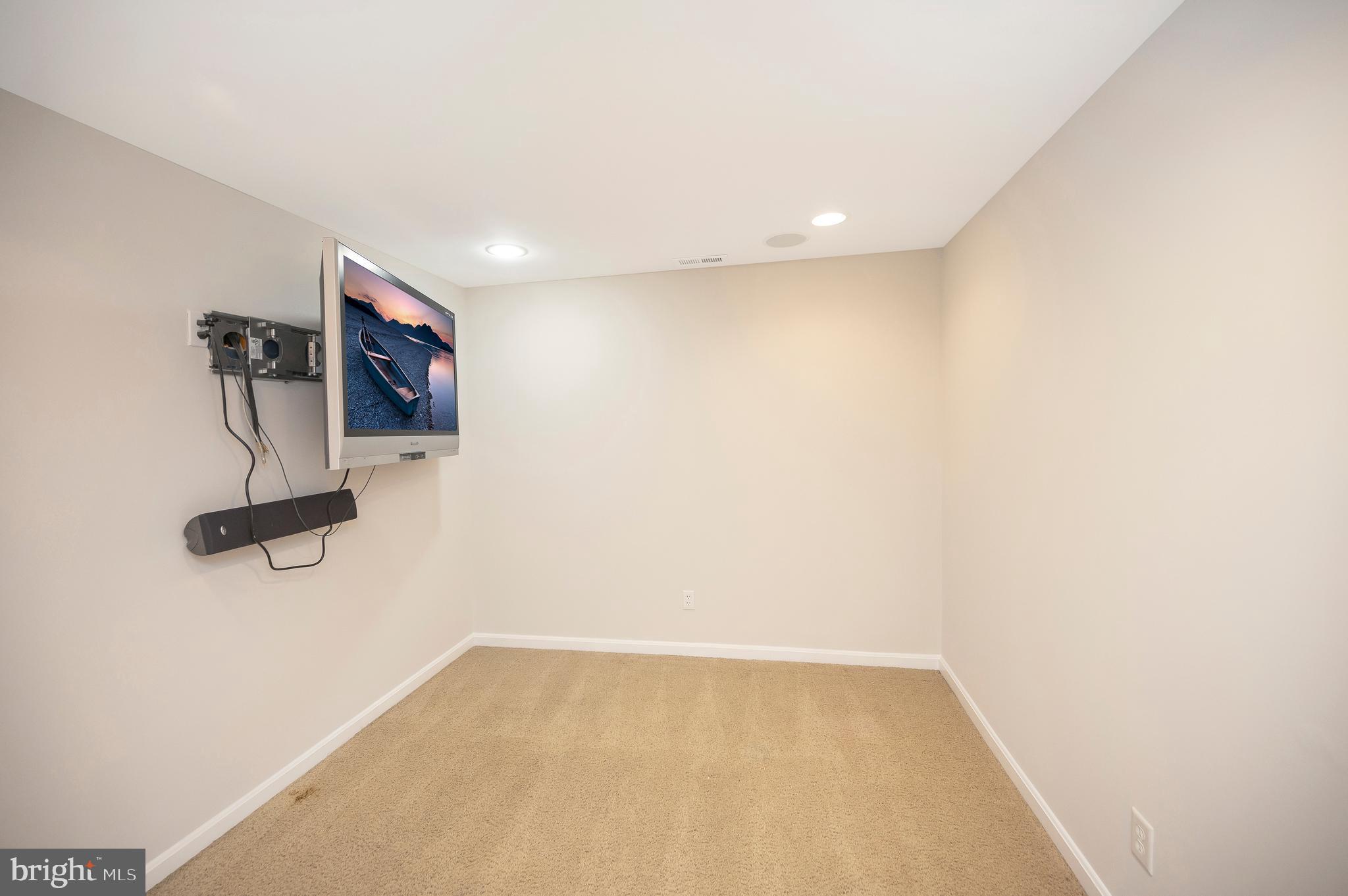 11808 Gardenia Dr