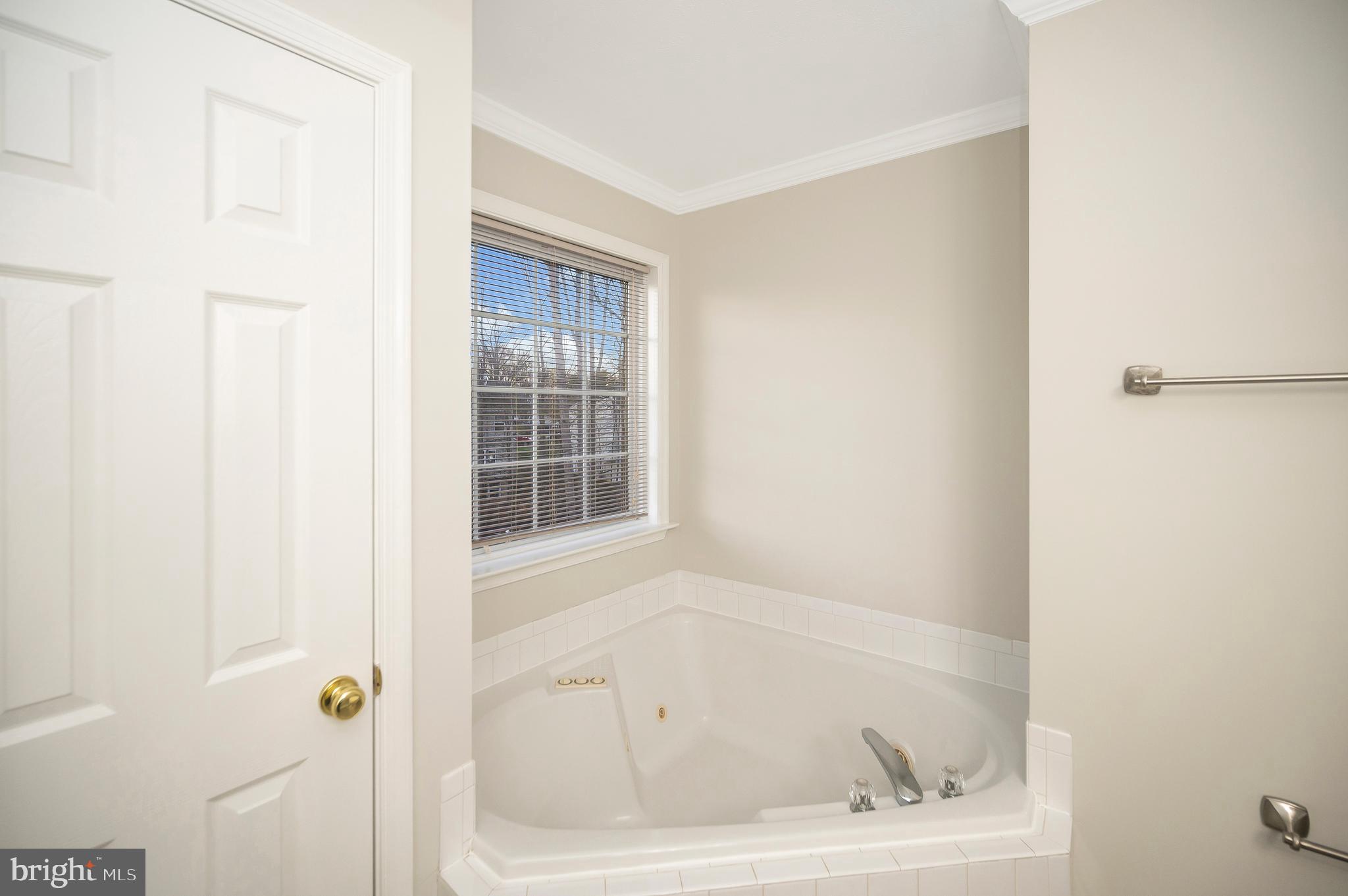 11808 Gardenia Dr