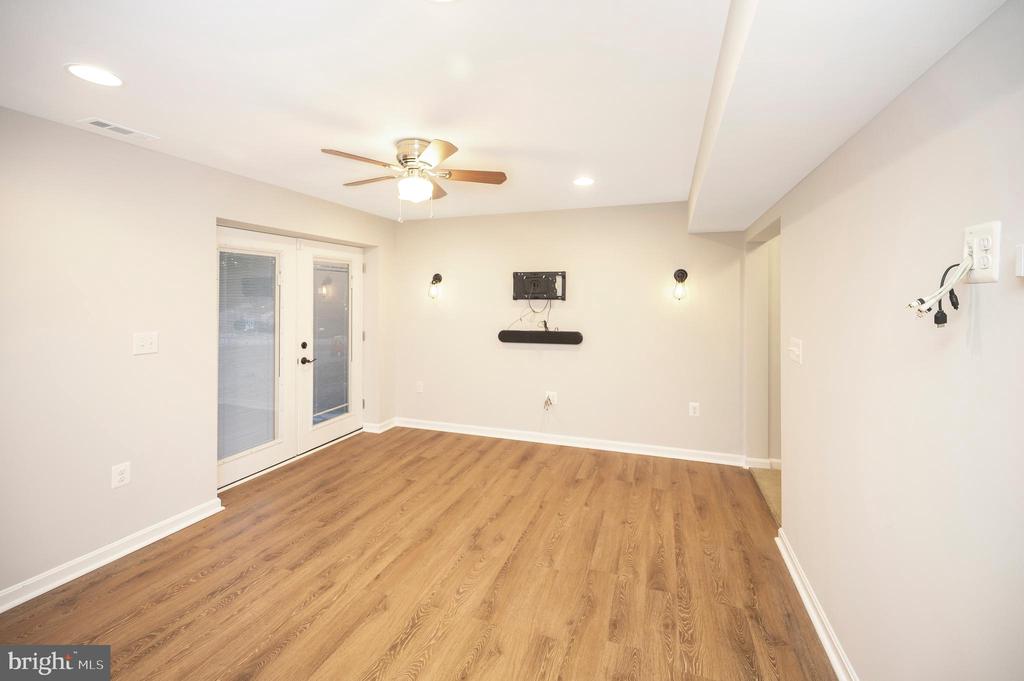 11808 Gardenia Dr