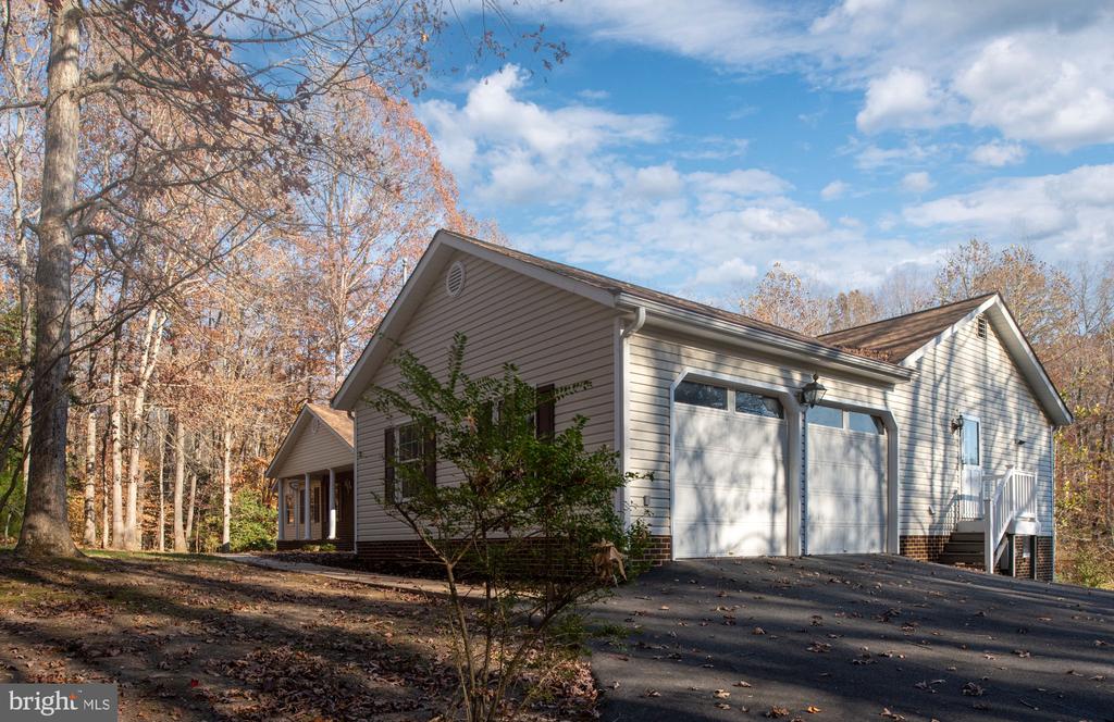 9011 ISLE OF LAURELS