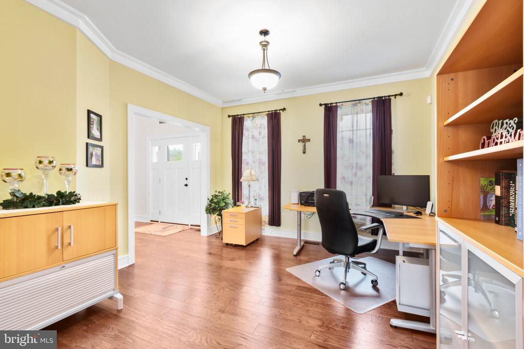 9109 Winfield Ct