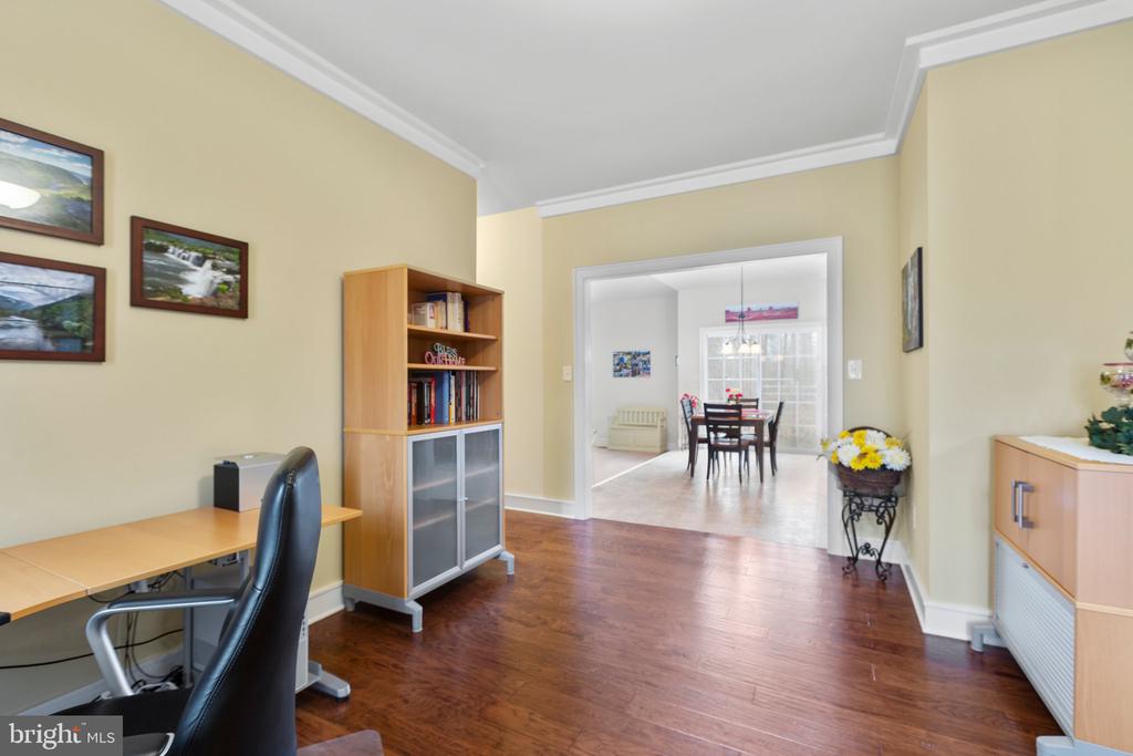 9109 Winfield Ct