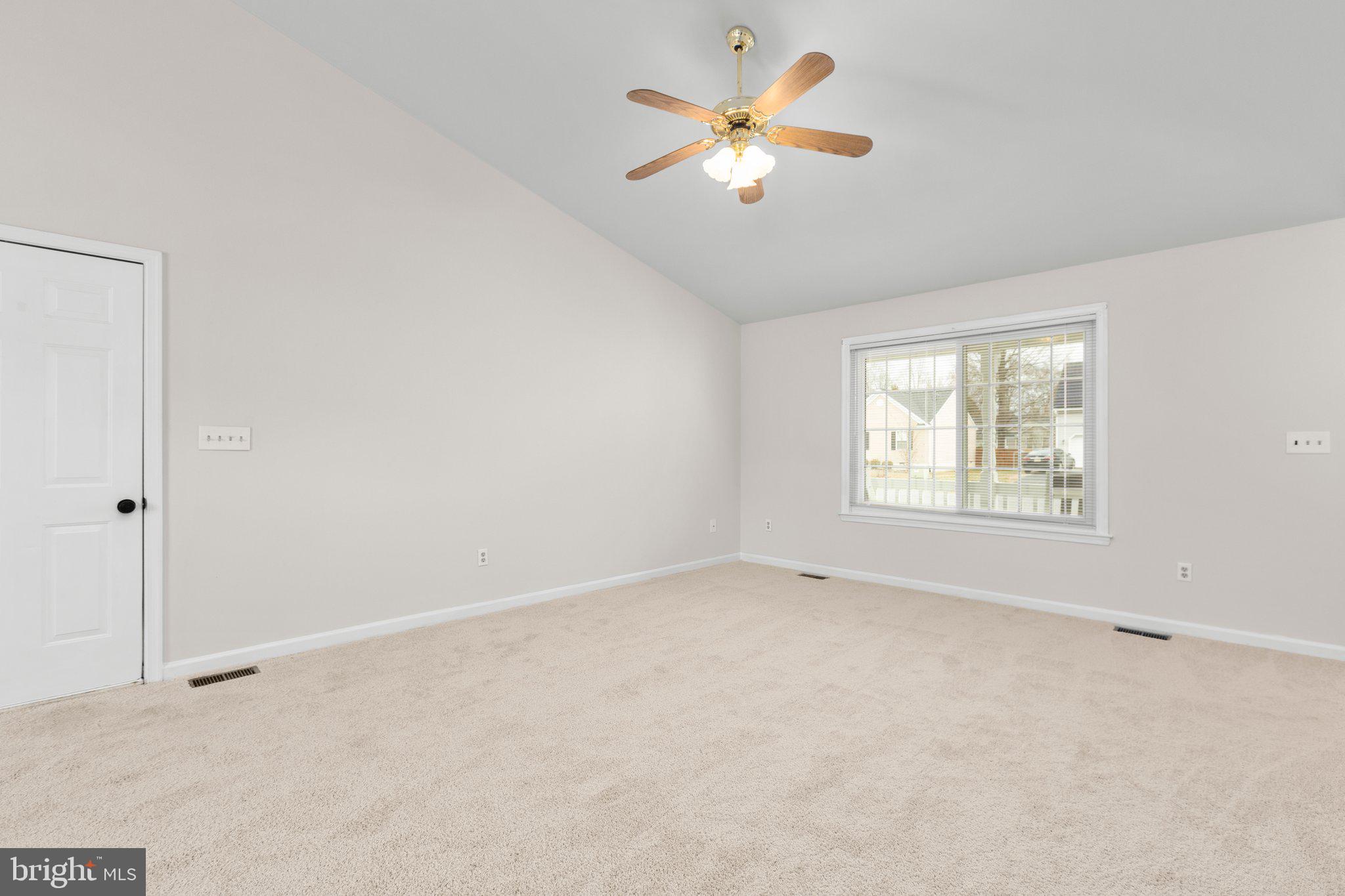 10114 S Fulton Dr