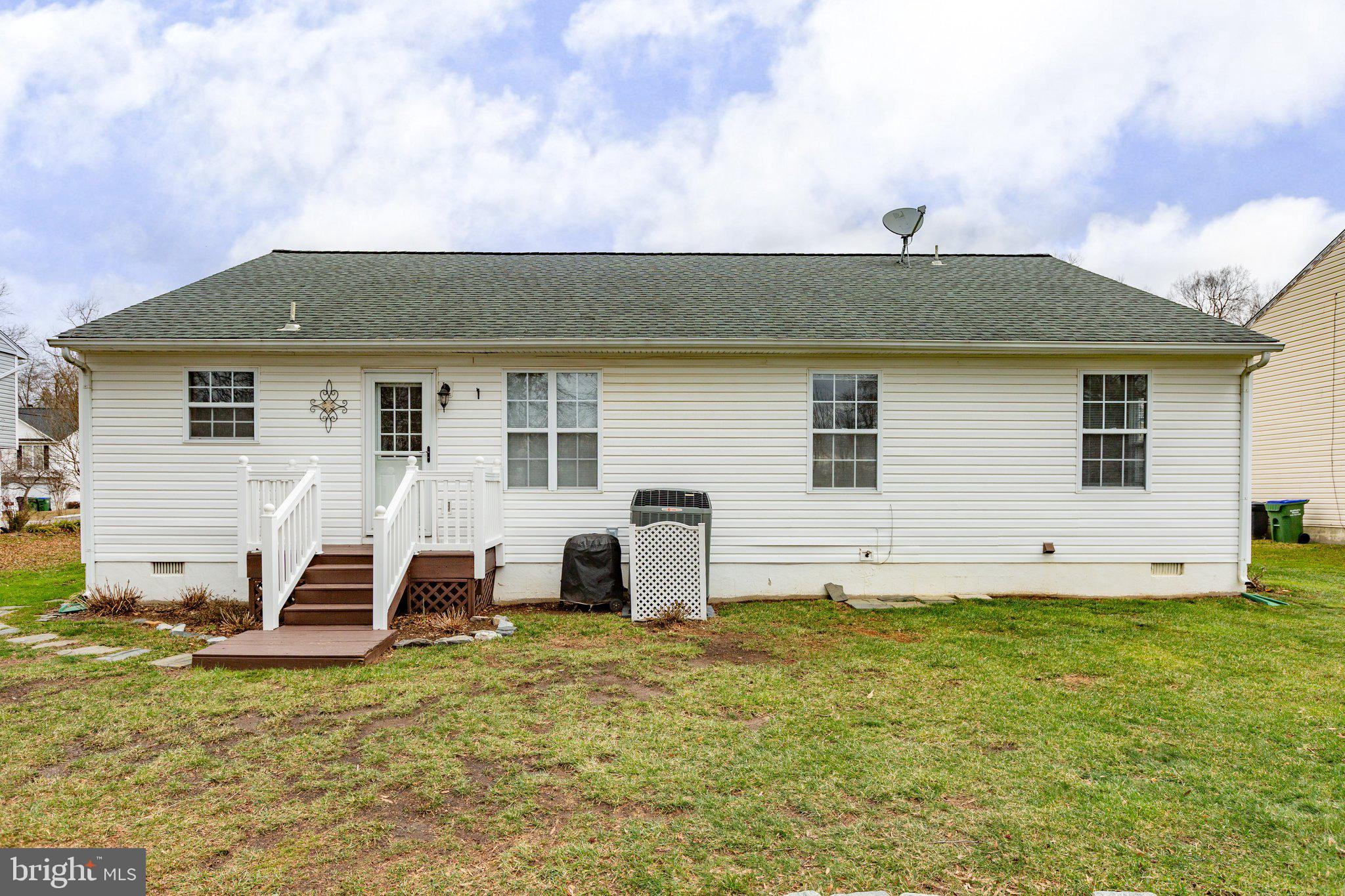 10114 S Fulton Dr