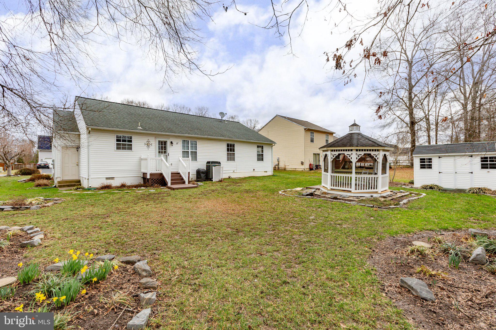 10114 S Fulton Dr