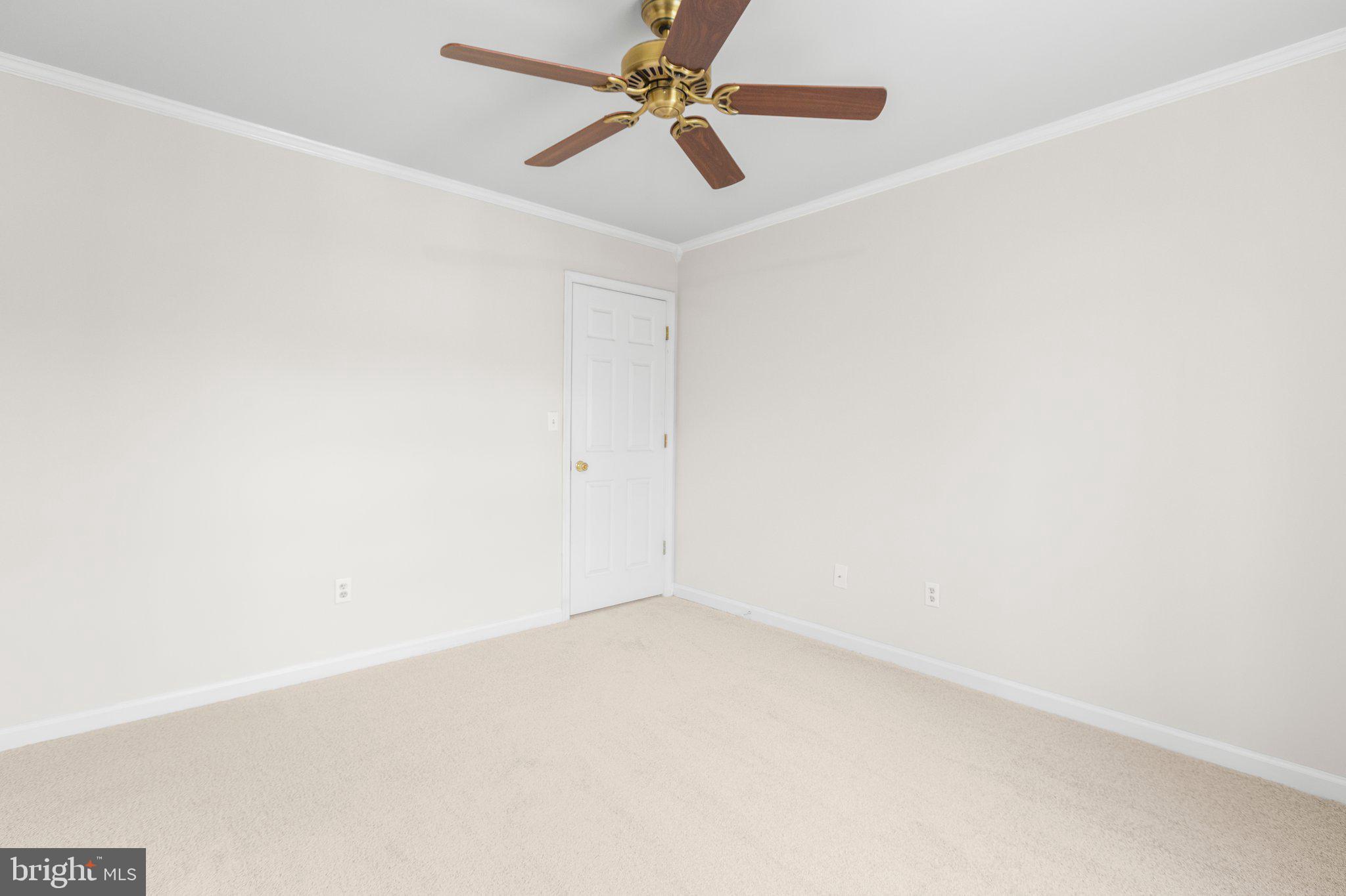 10114 S Fulton Dr