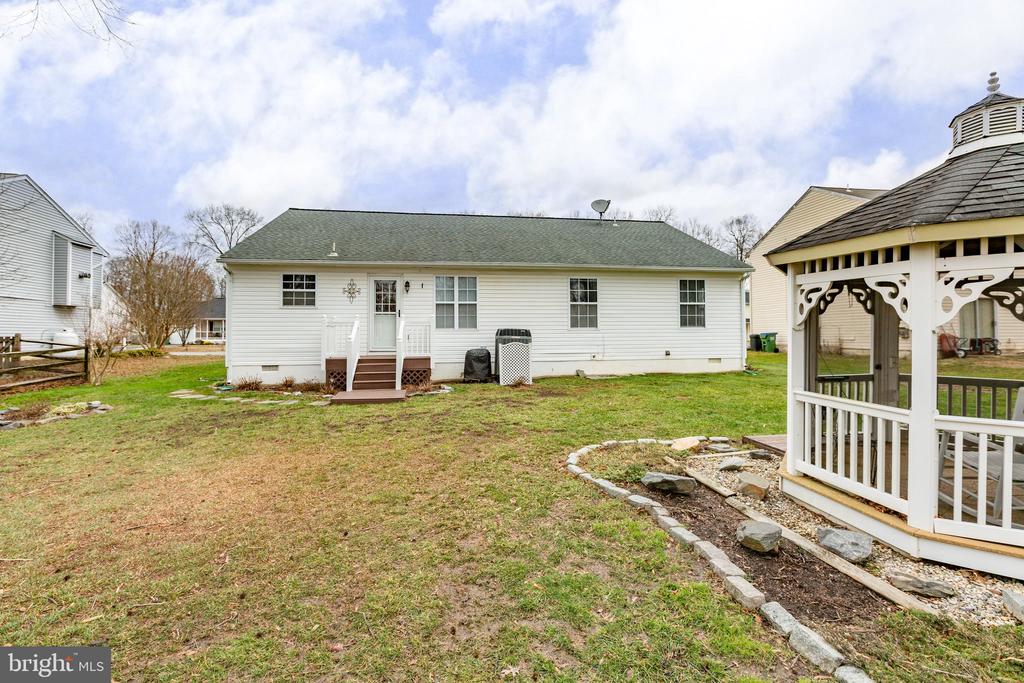 10114 S Fulton Dr