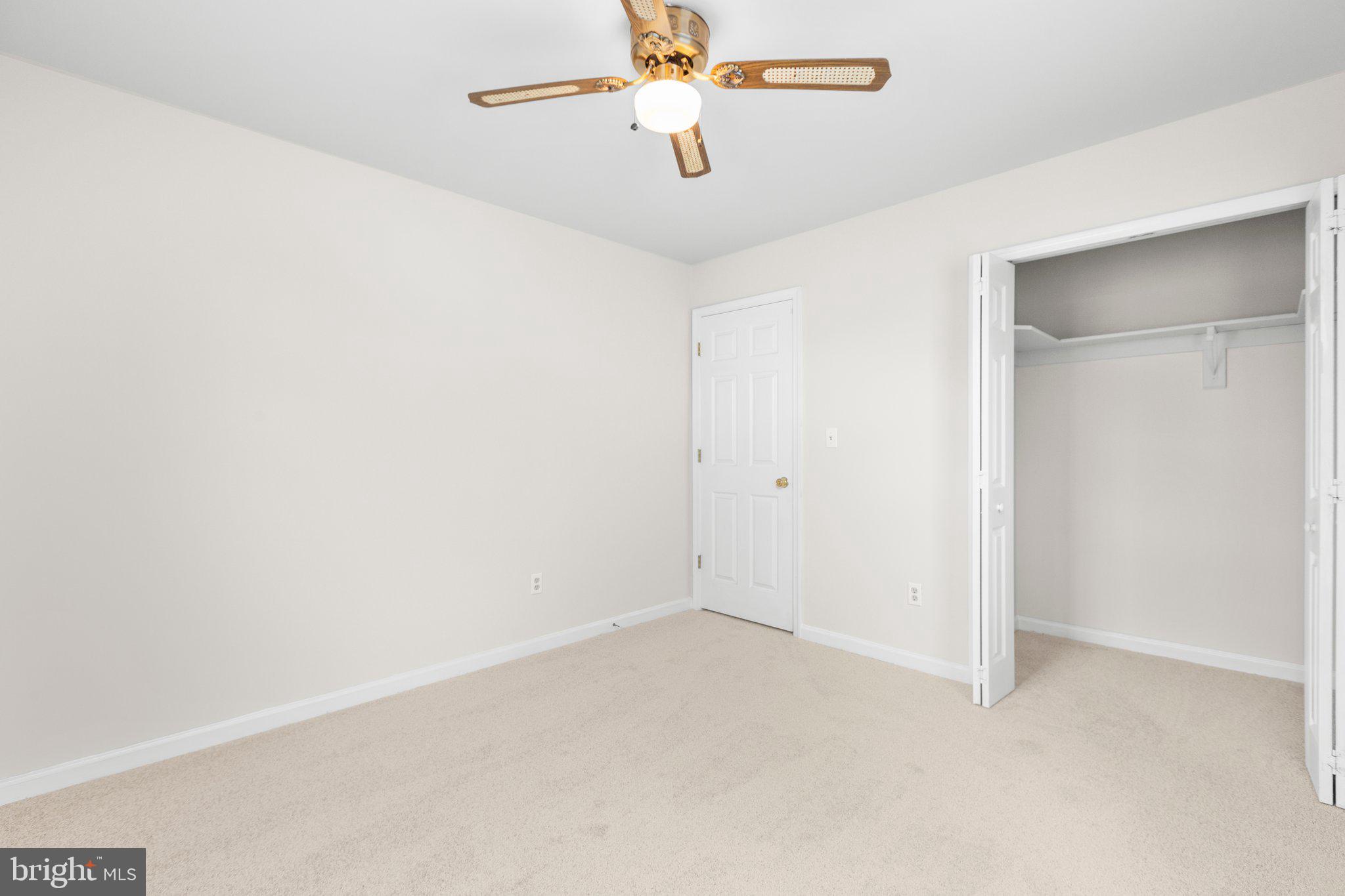 10114 S Fulton Dr