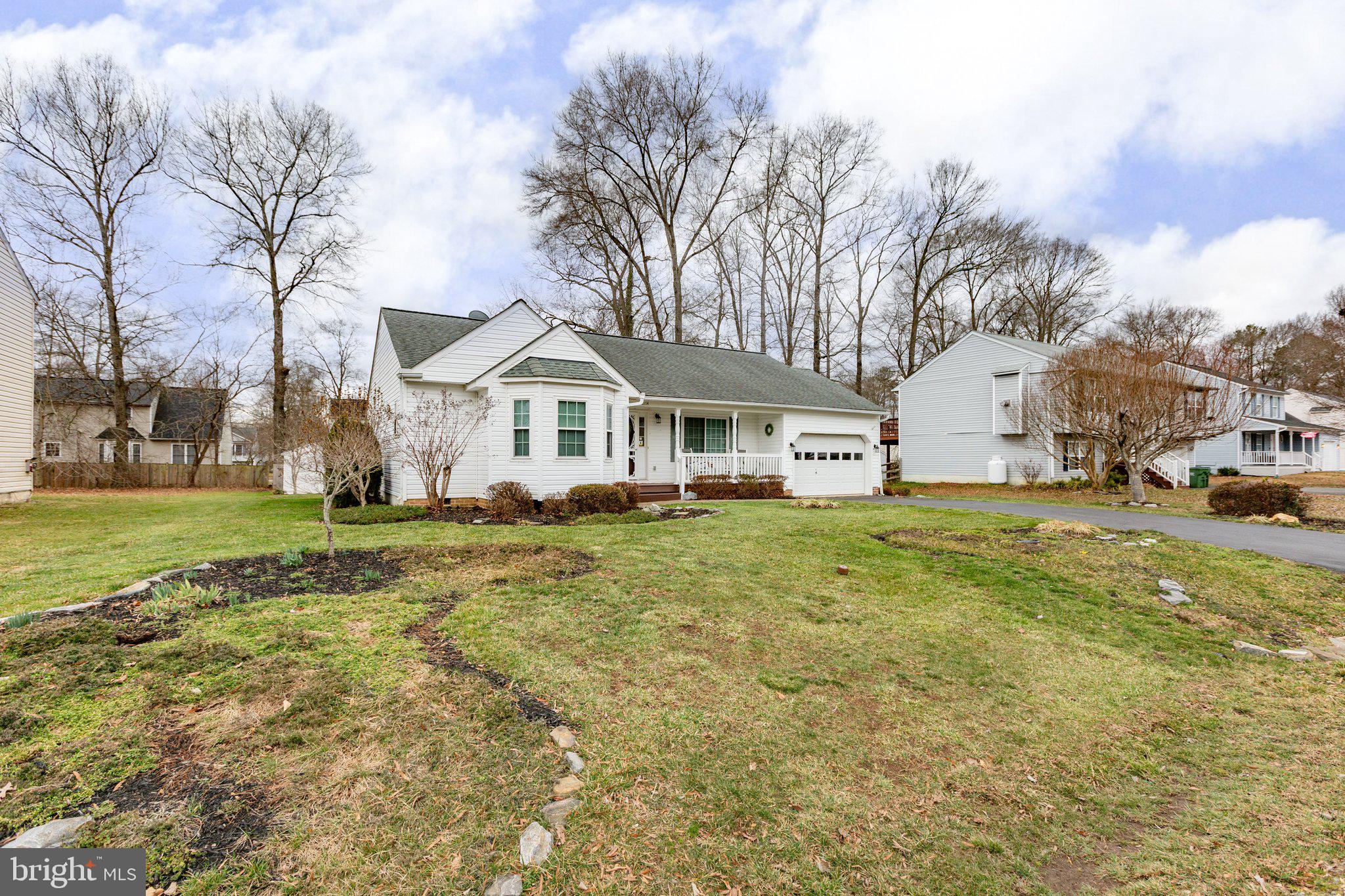 10114 S Fulton Dr