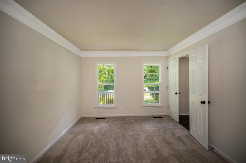 10502 WATFORD LANE
