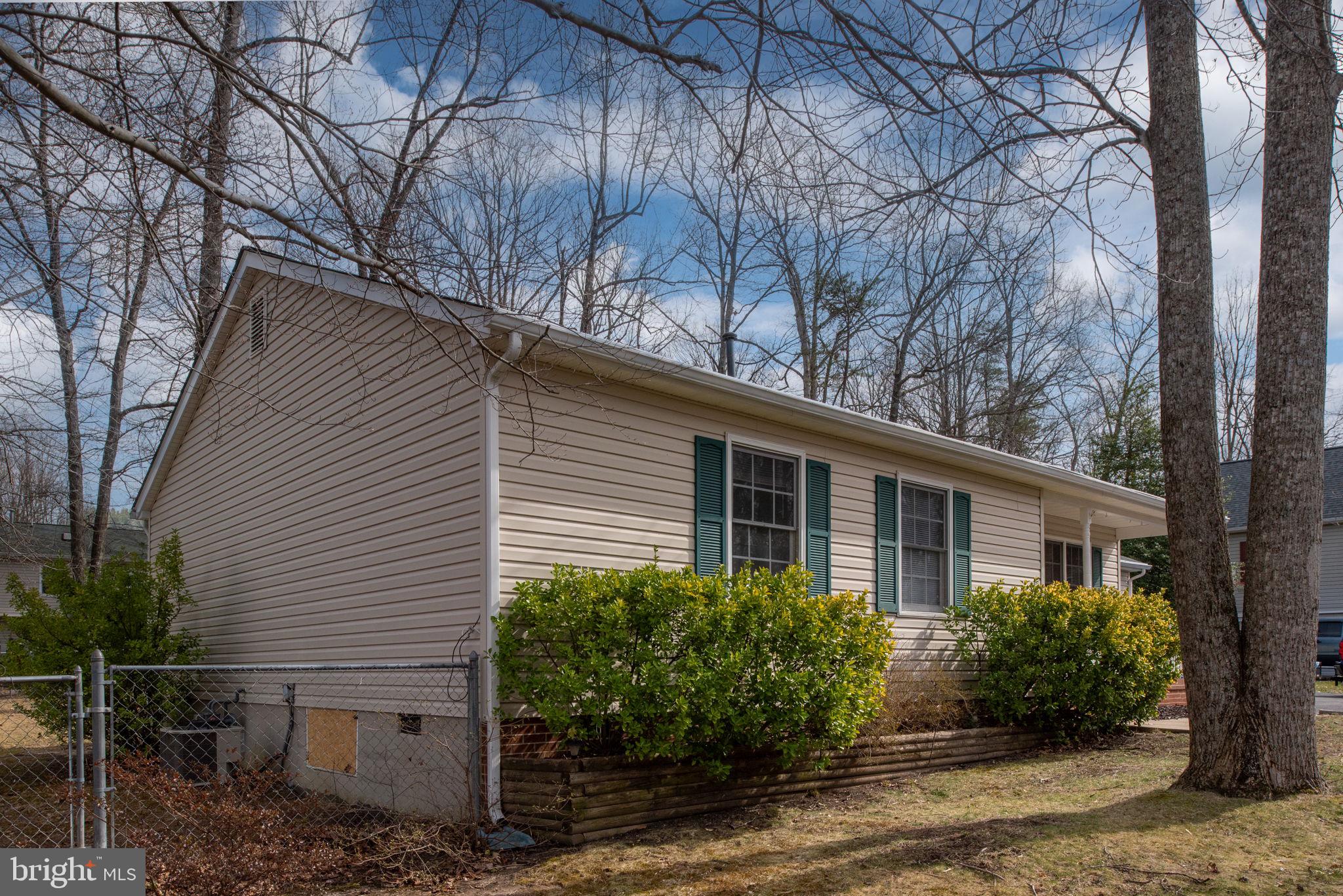 10711 Crestwood Dr