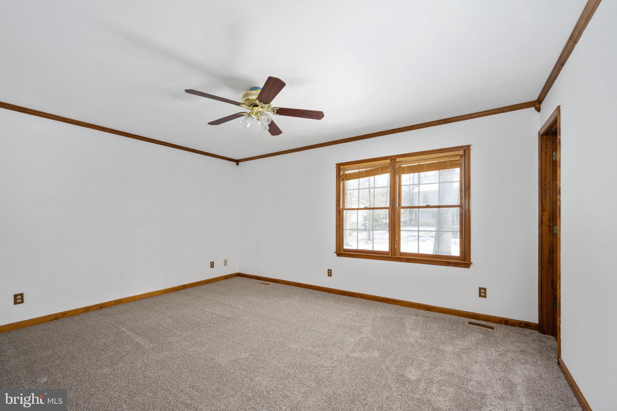 10711 Crestwood Dr