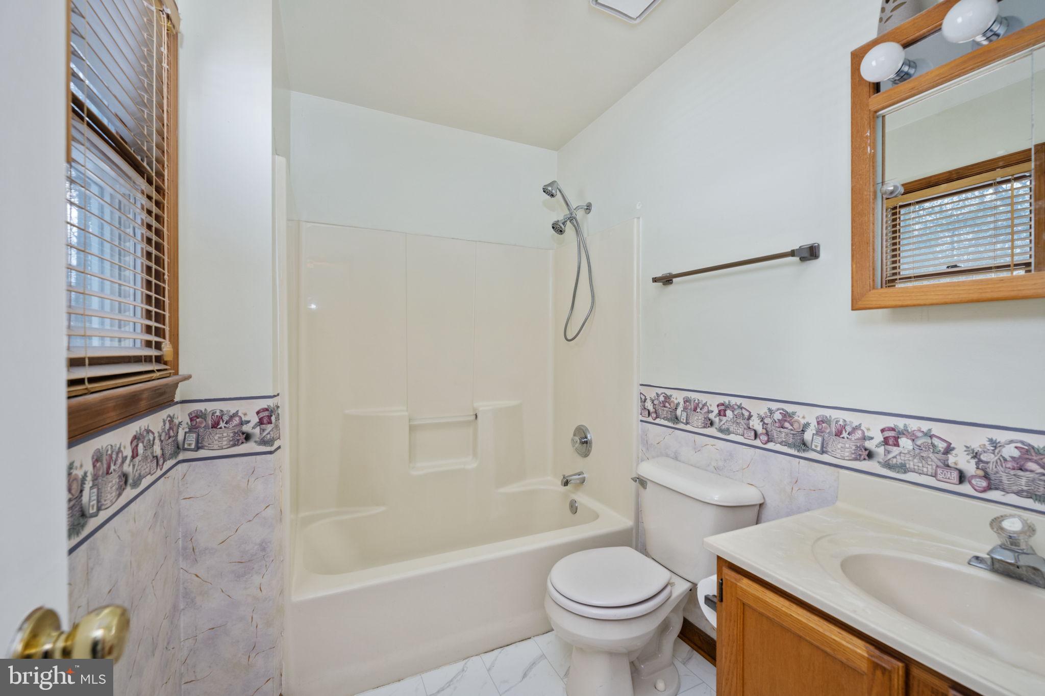 10711 Crestwood Dr