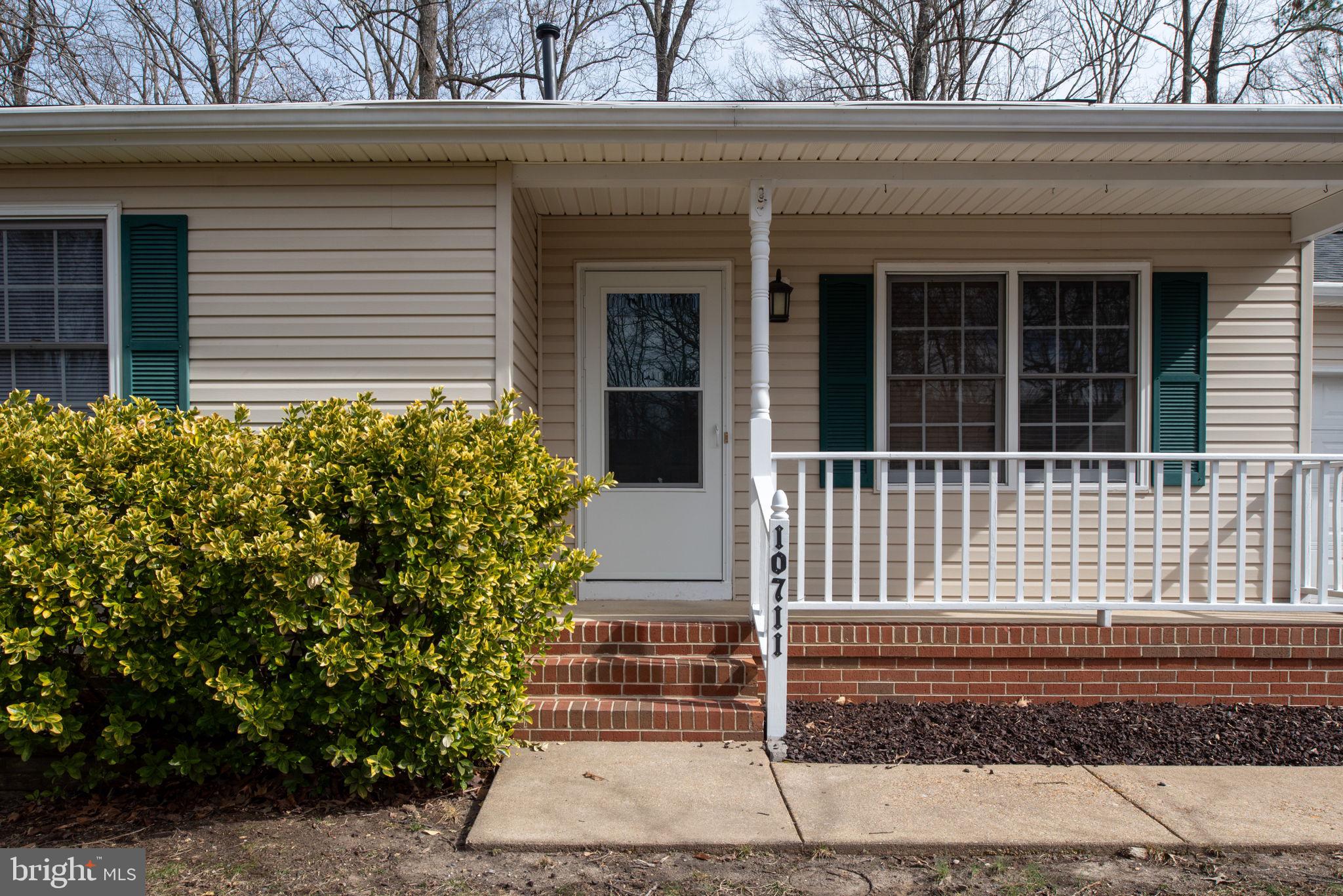 10711 Crestwood Dr