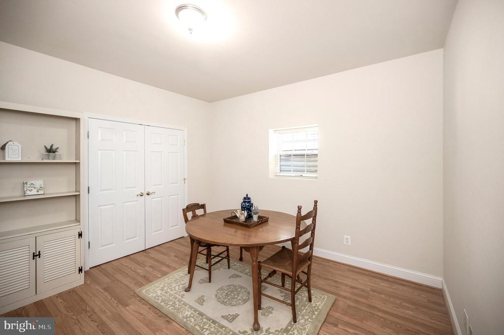 6219 E Dranesville Dr