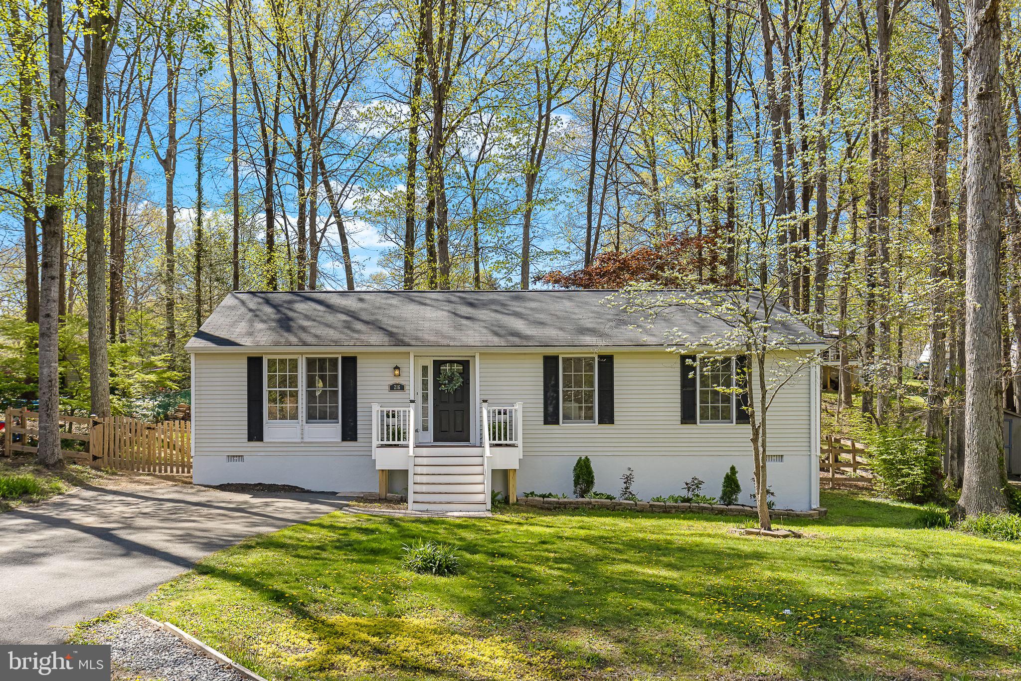 216 Hampton Dr