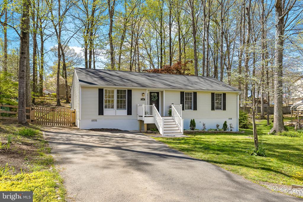 216 Hampton Dr
