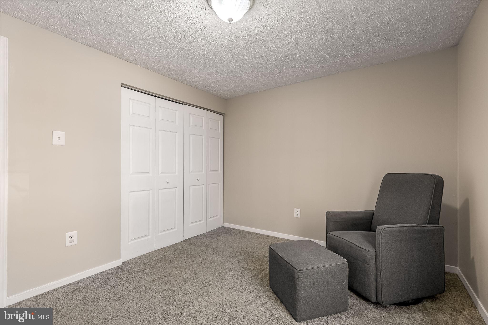 216 Hampton Dr