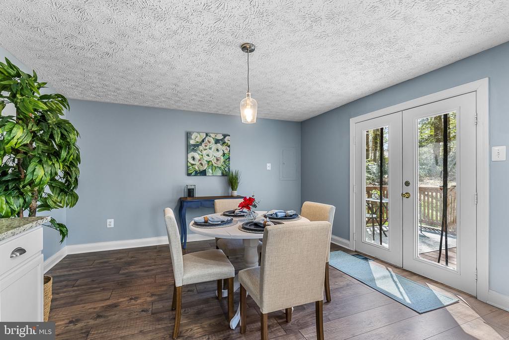216 Hampton Dr