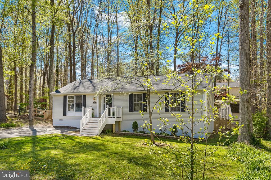 216 Hampton Dr