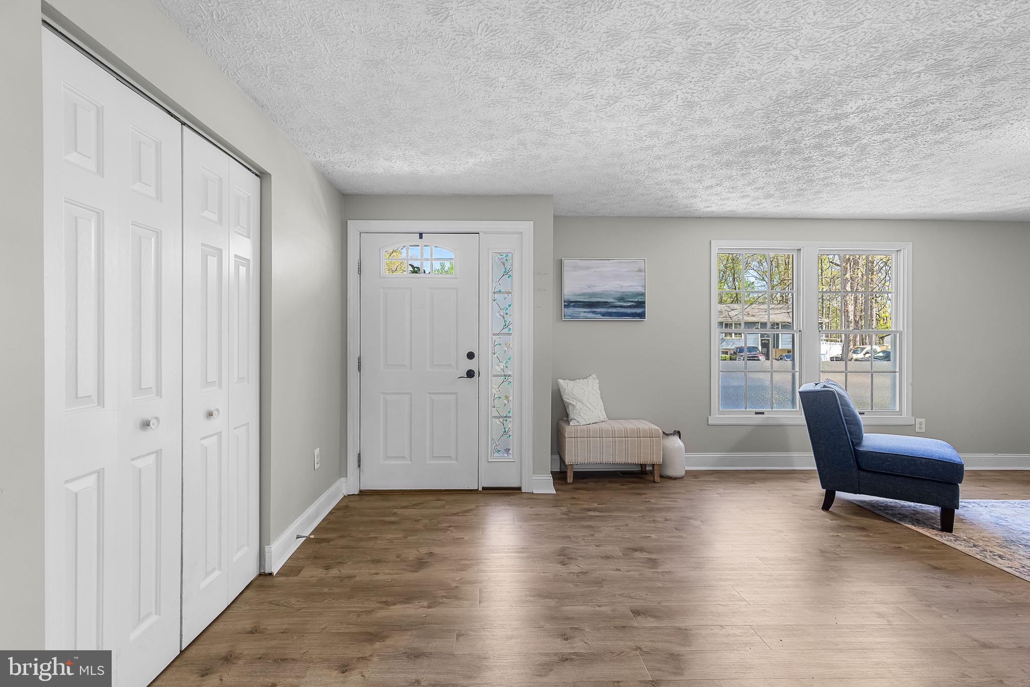 216 Hampton Dr