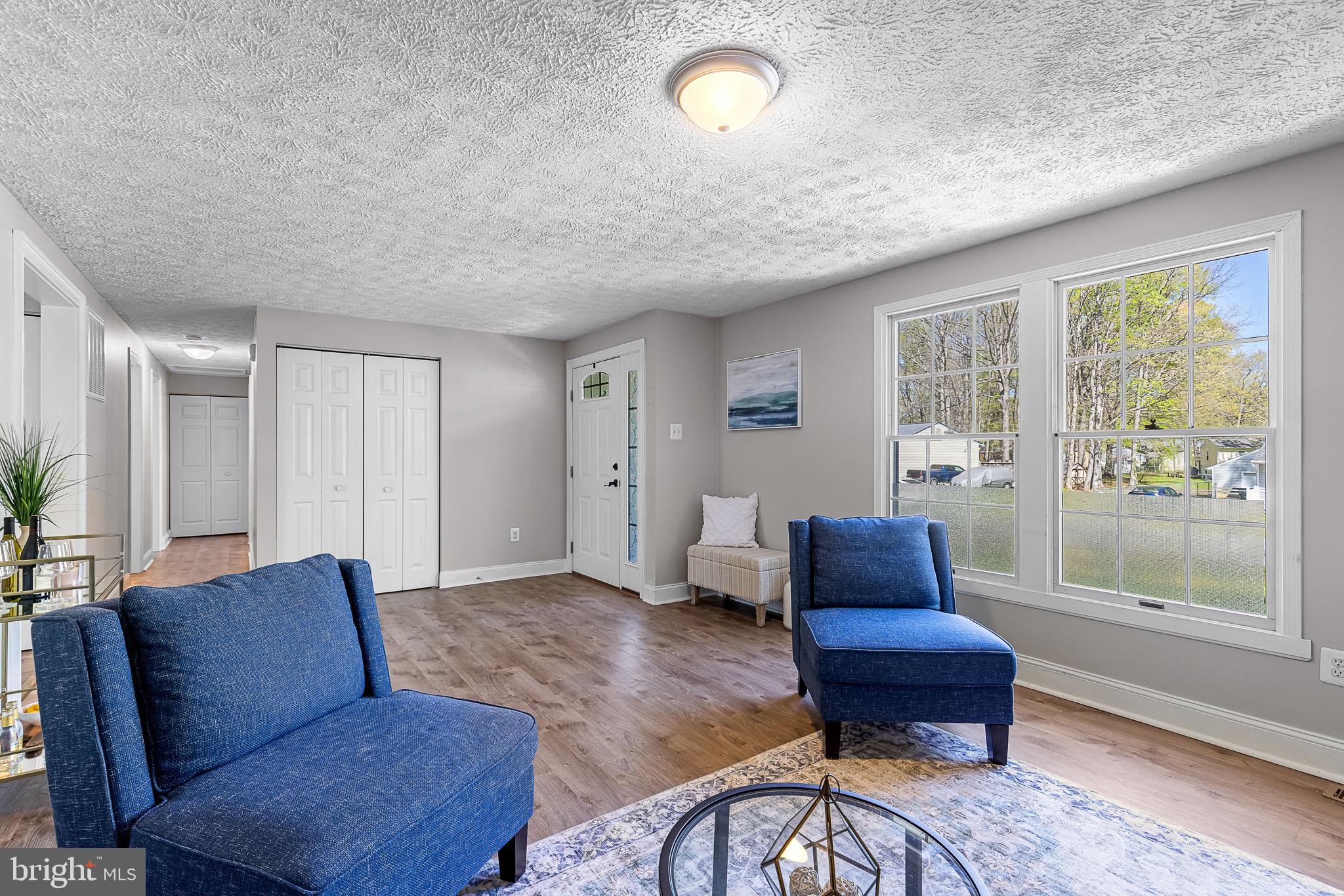 216 Hampton Dr