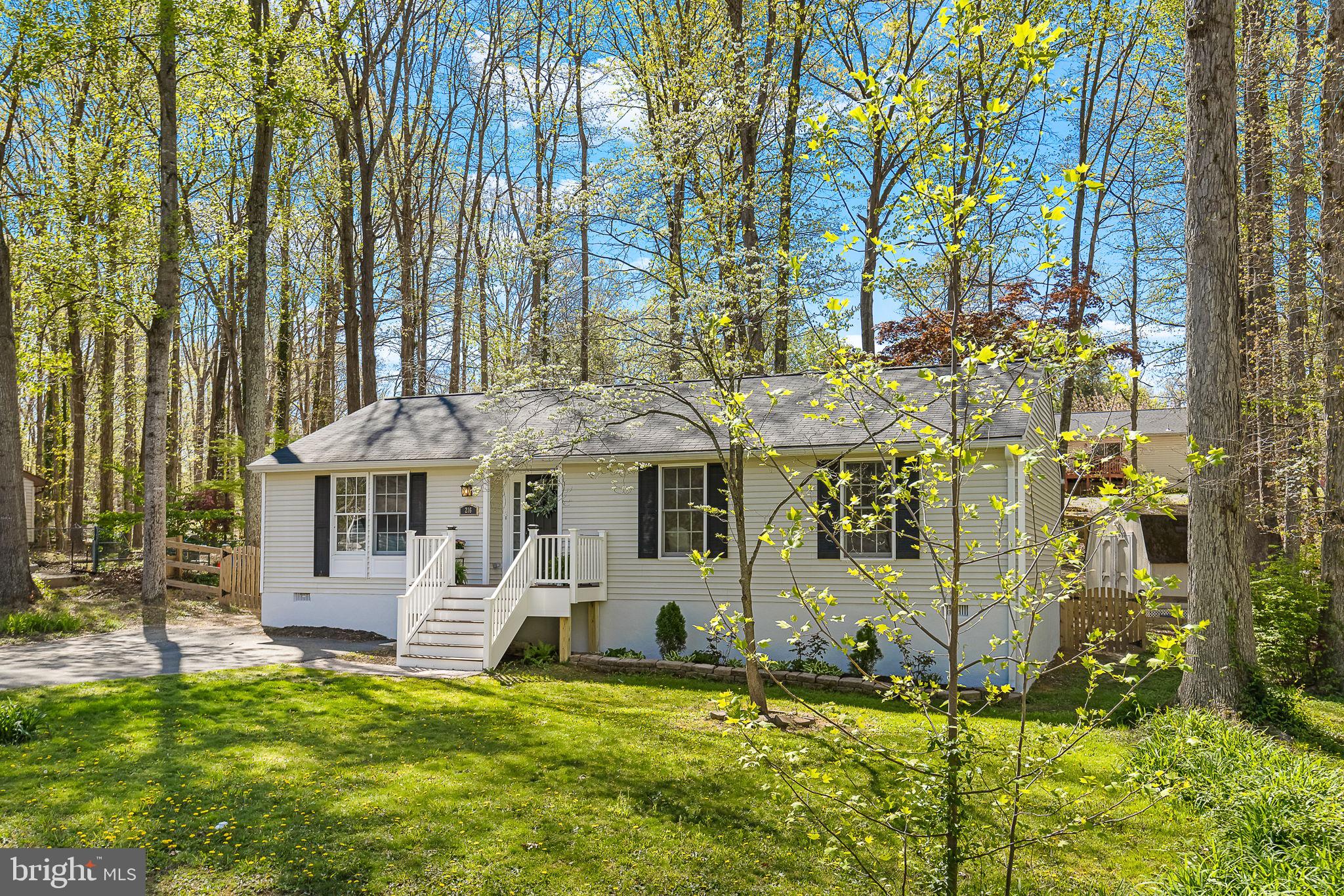 216 Hampton Dr
