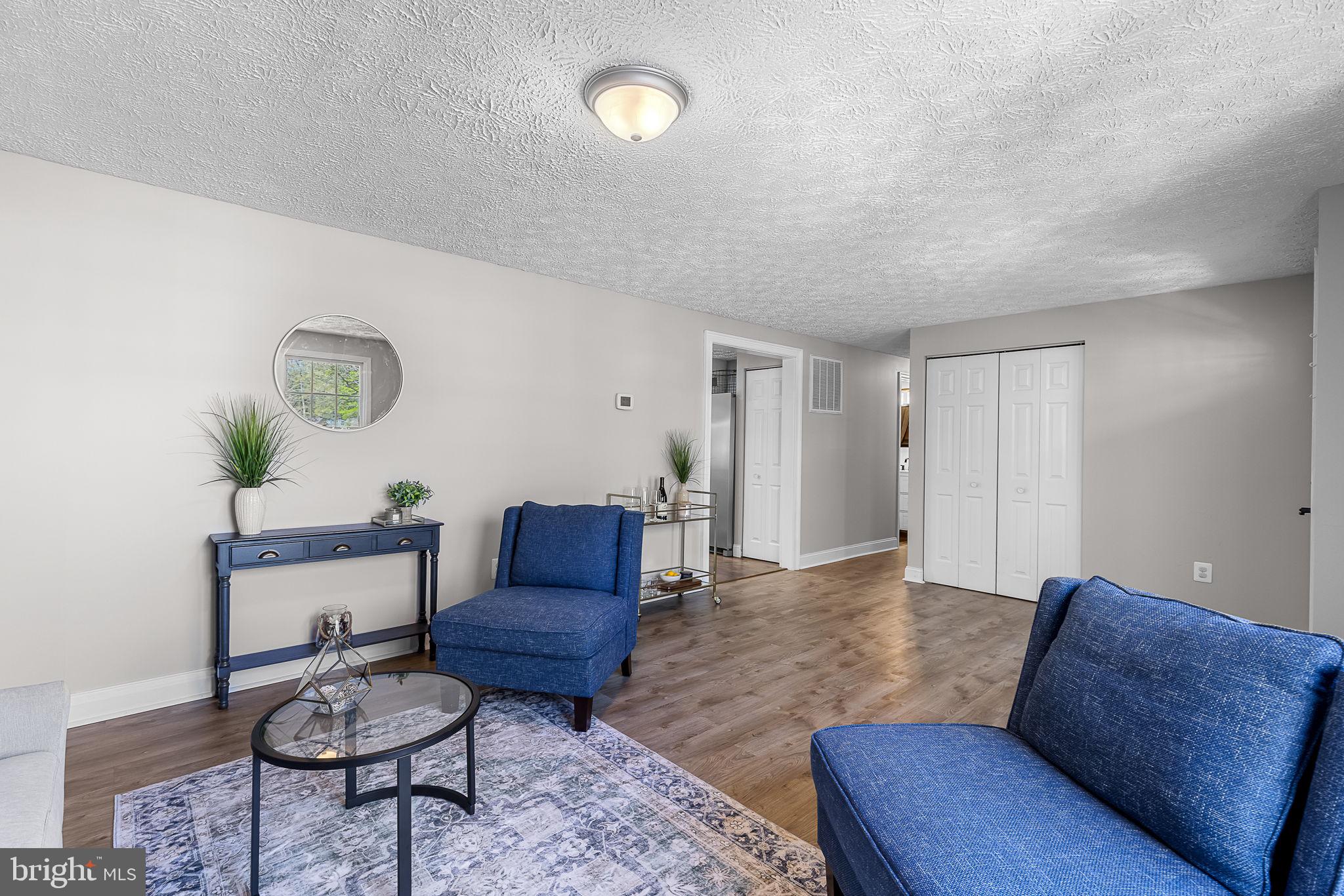216 Hampton Dr