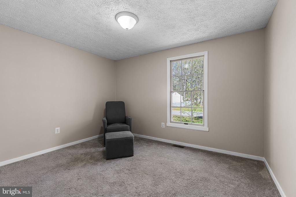 216 Hampton Dr