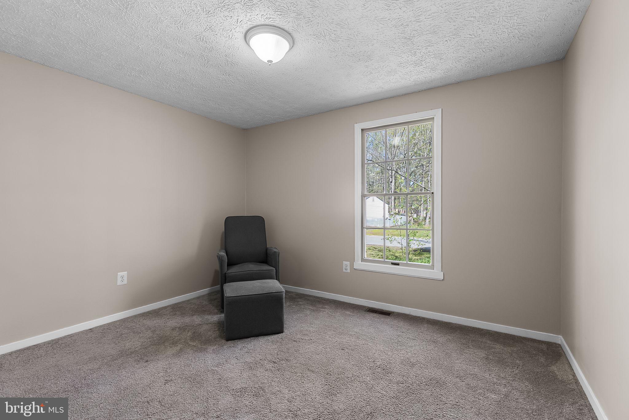 216 Hampton Dr