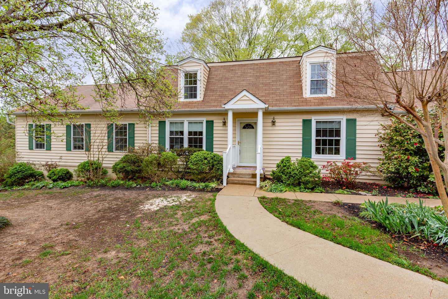 4 N Hill Ct
