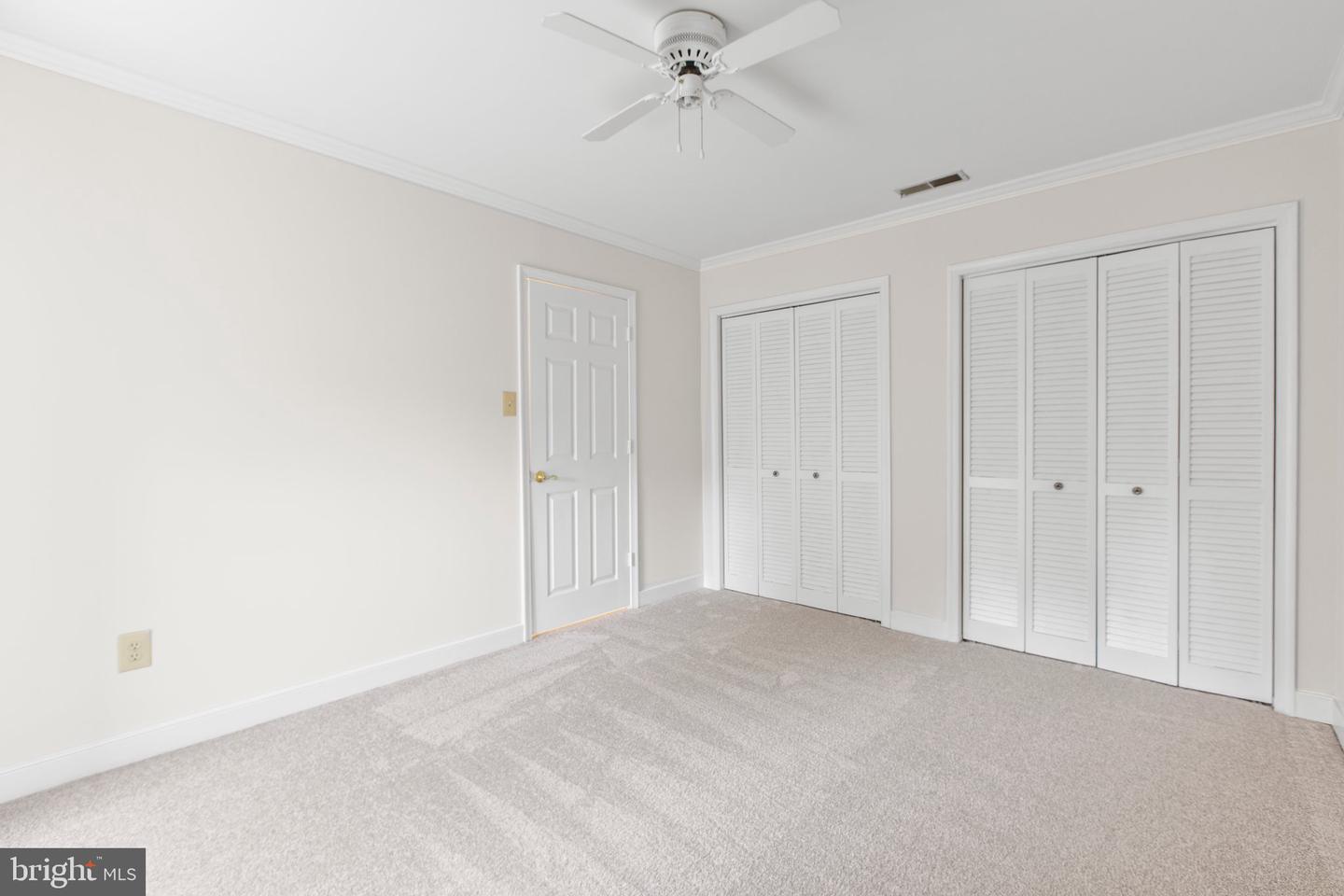 4 N Hill Ct