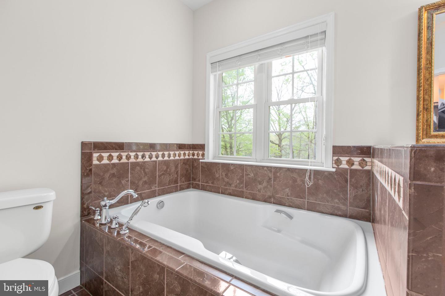 4 N Hill Ct