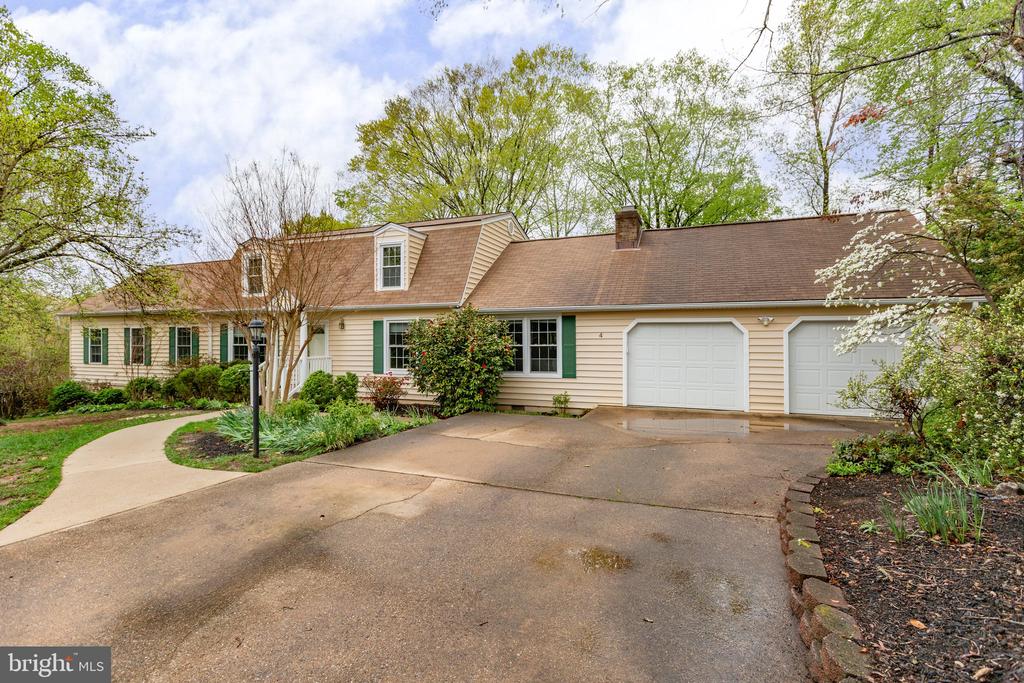 4 N Hill Ct