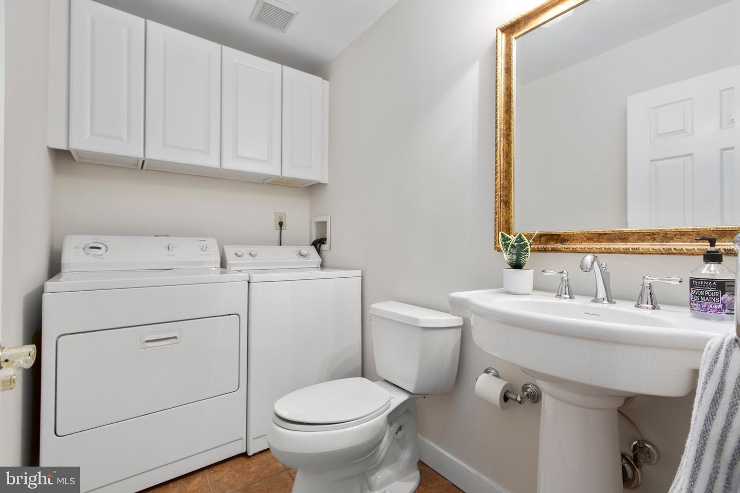 4 N Hill Ct
