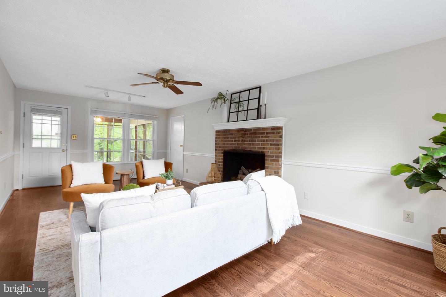 4 N Hill Ct