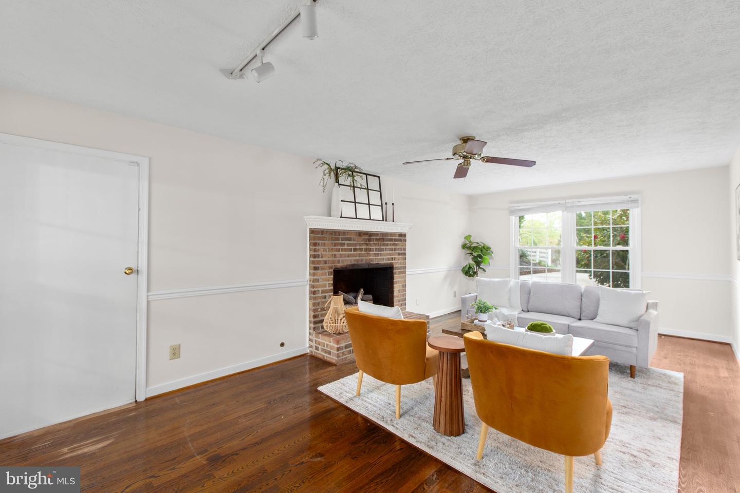 4 N Hill Ct