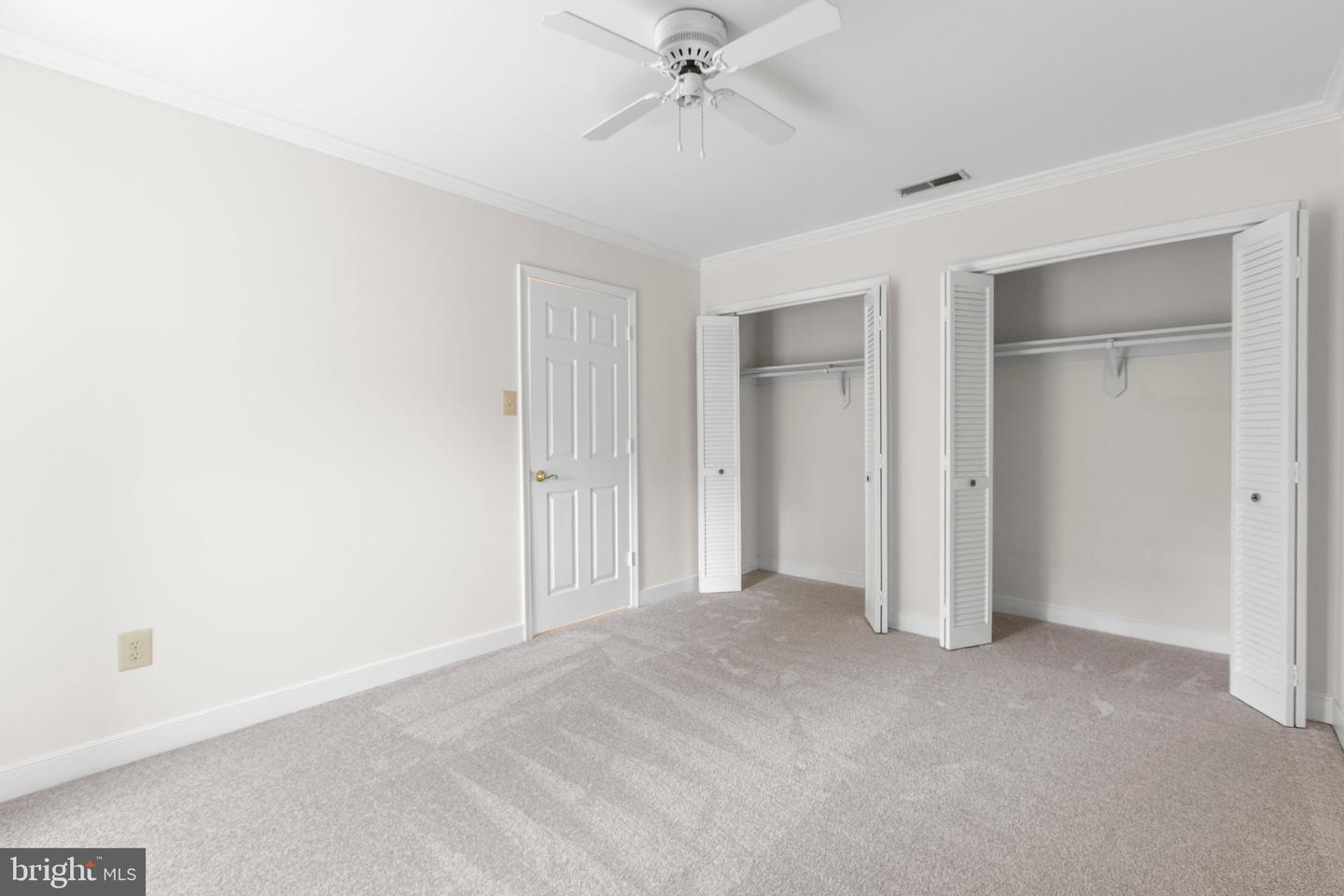 4 N Hill Ct