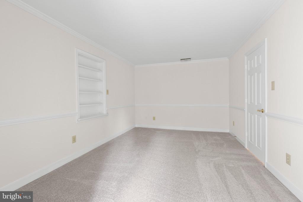 4 N Hill Ct