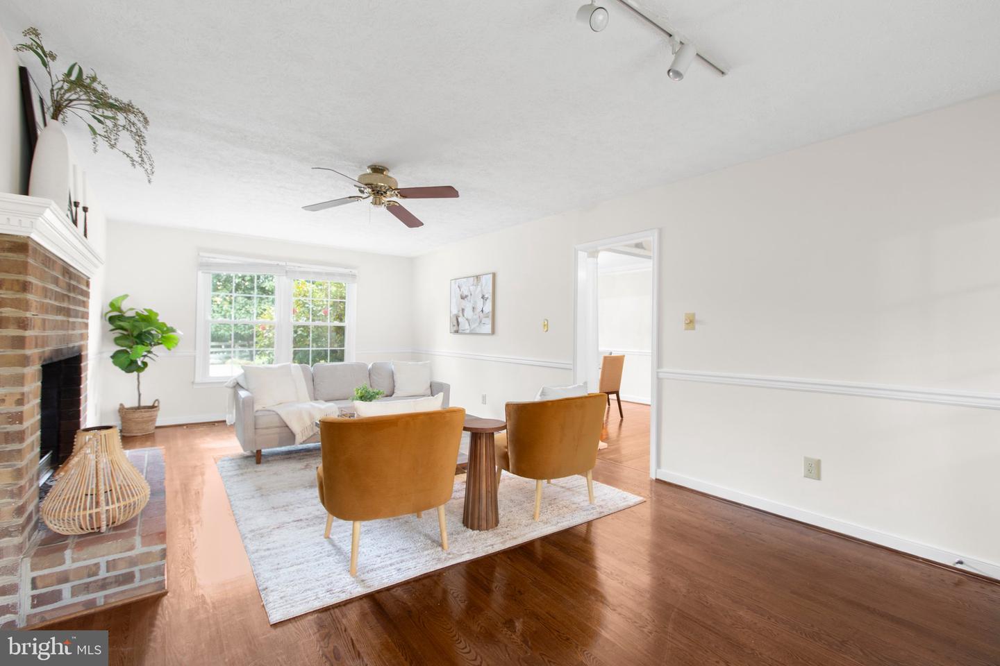 4 N Hill Ct