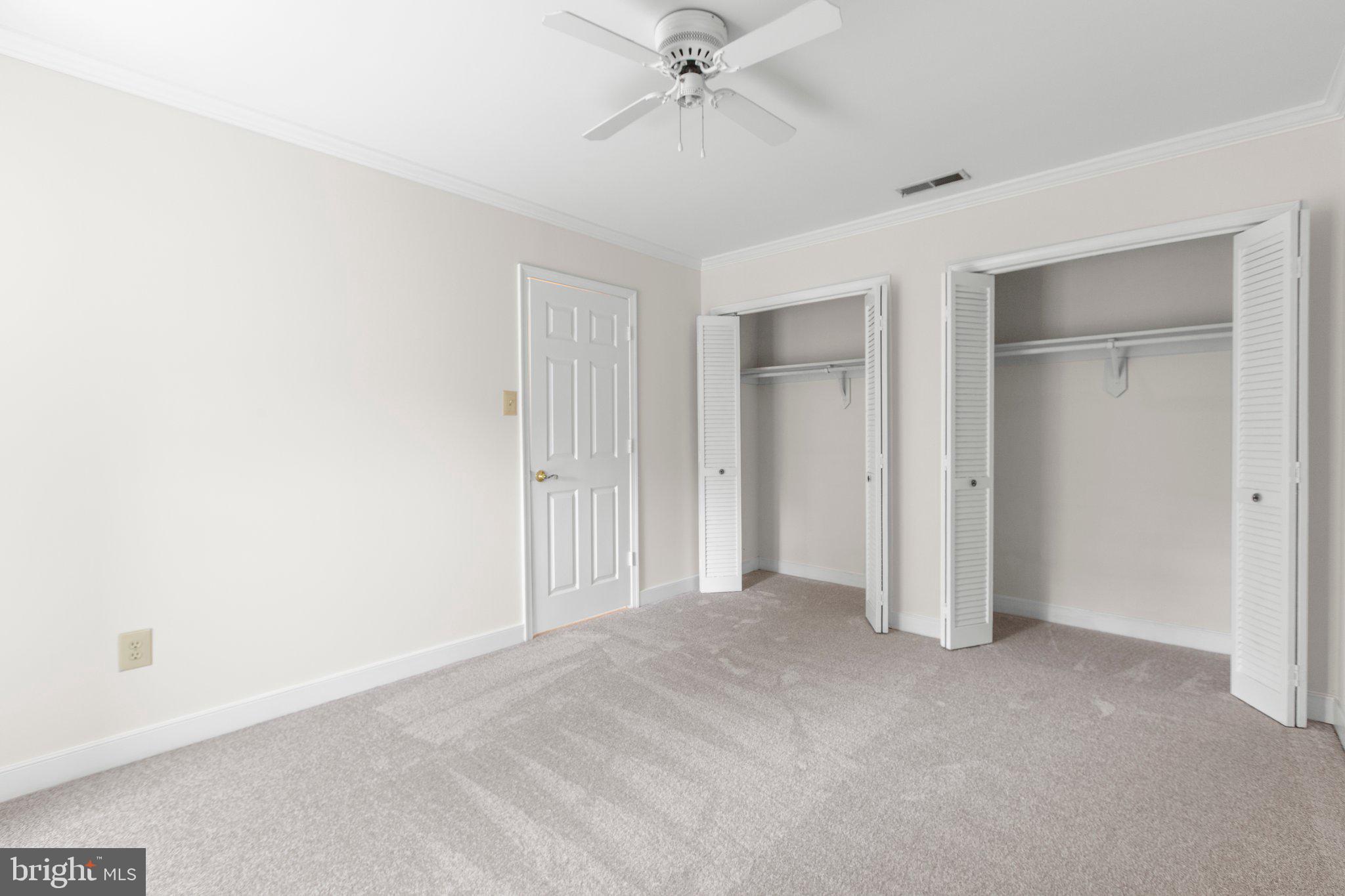 4 N Hill Ct