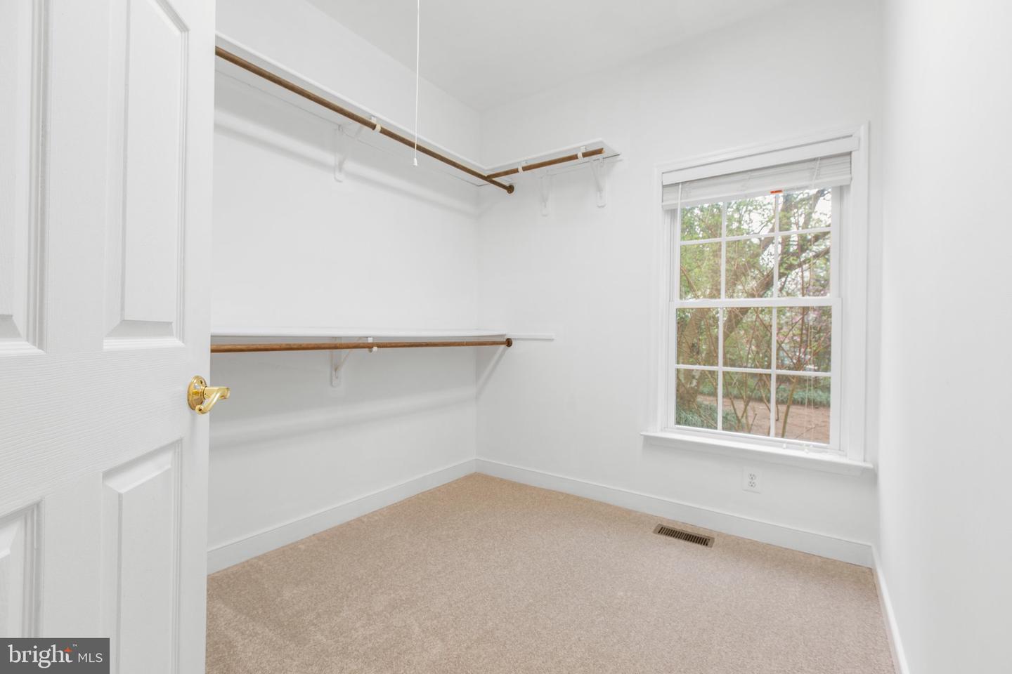 4 N Hill Ct