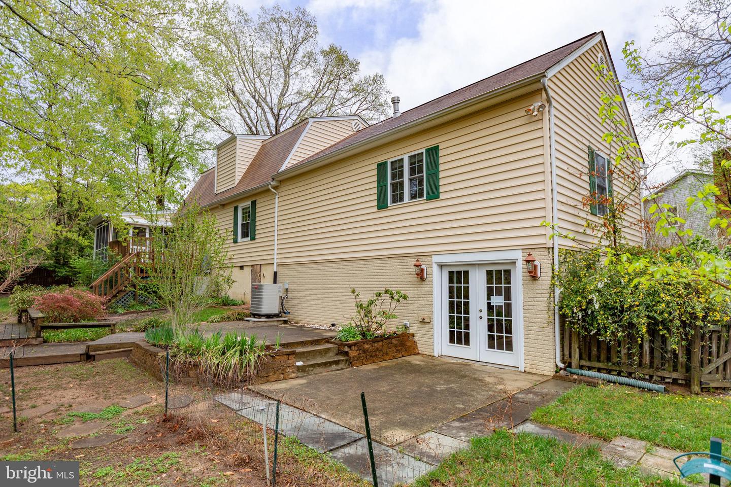 4 N Hill Ct