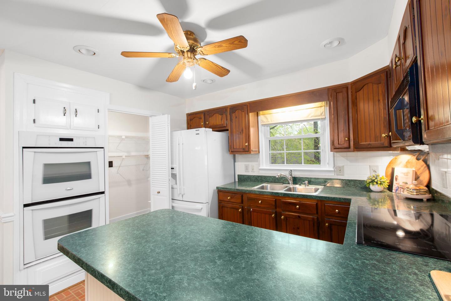 4 N Hill Ct