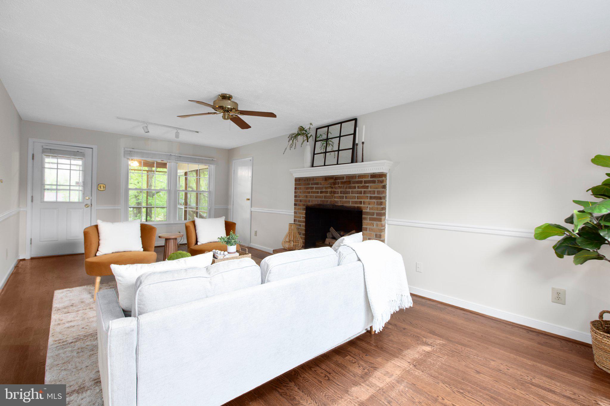 4 N Hill Ct