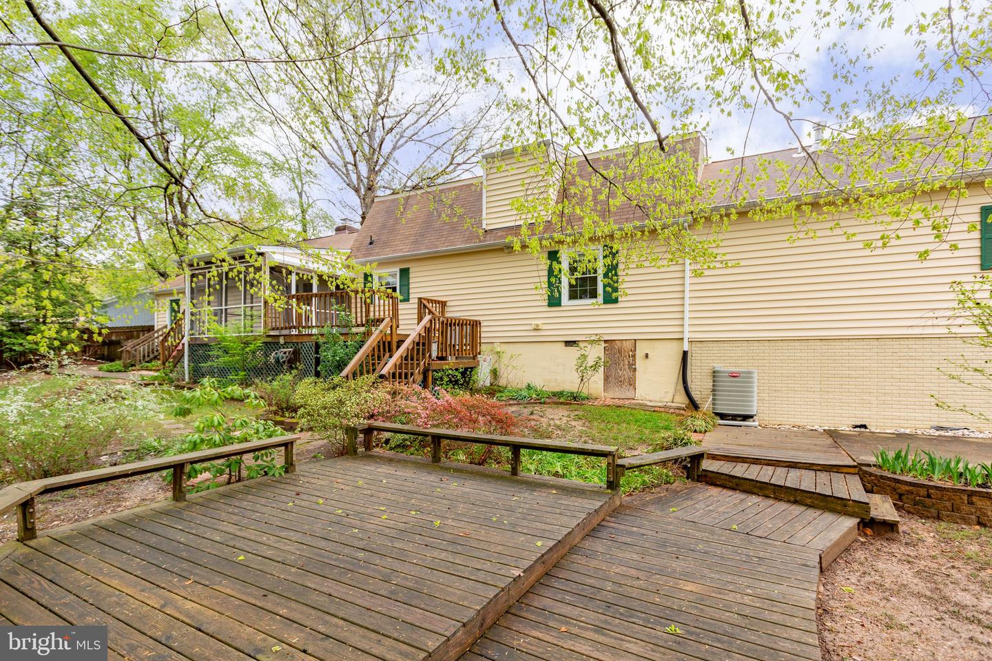 4 N Hill Ct