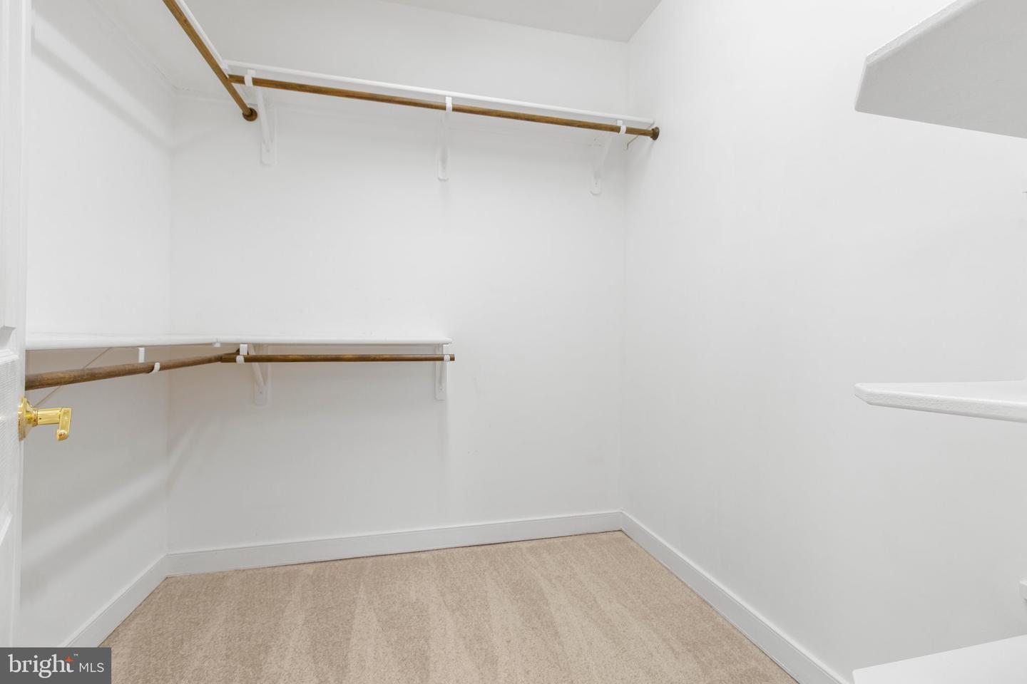 4 N Hill Ct