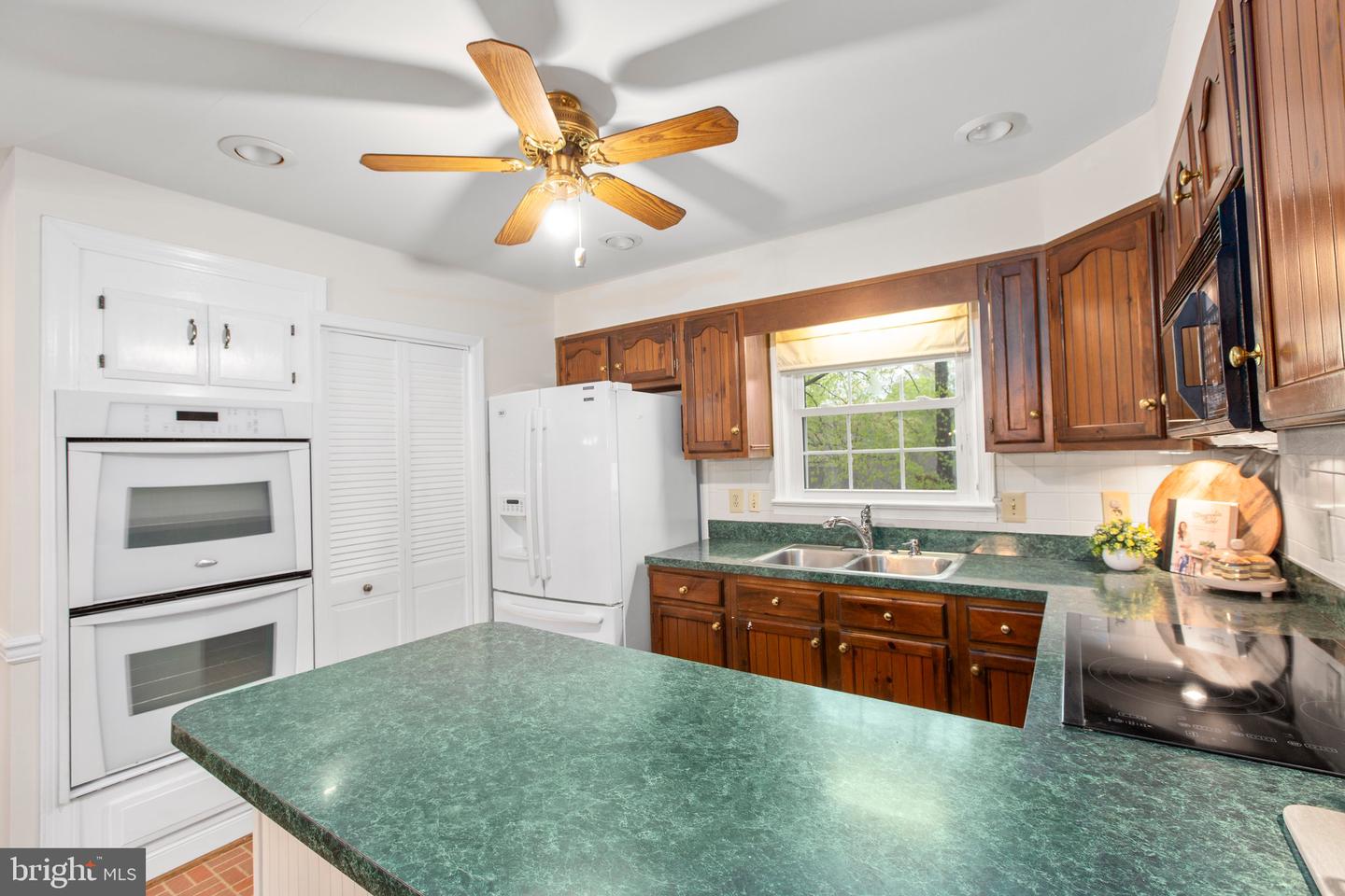 4 N Hill Ct