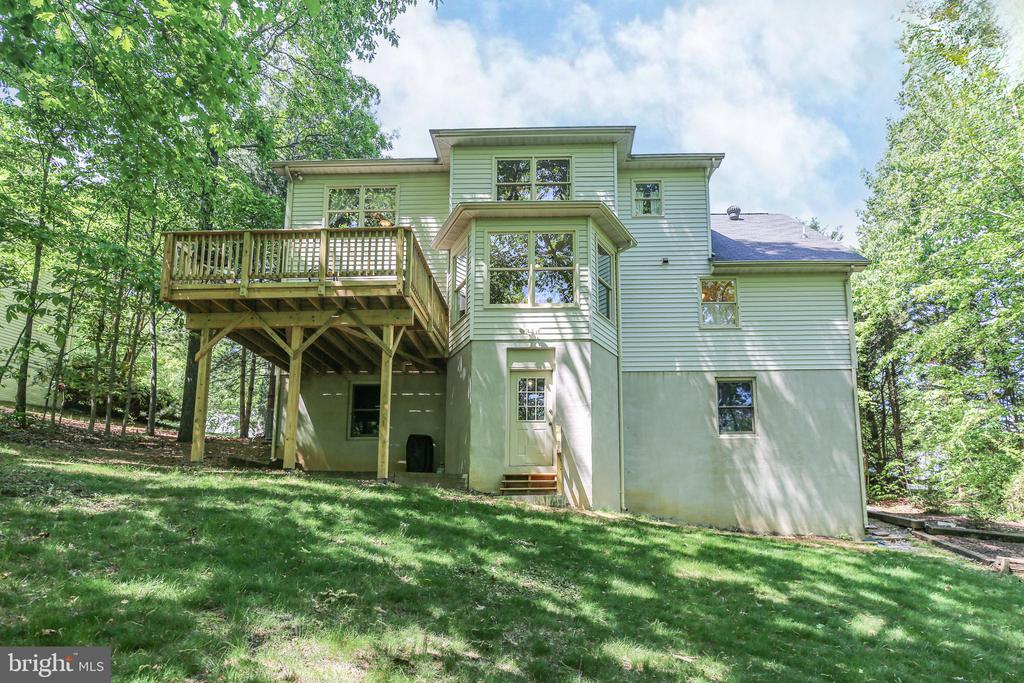 9711 Gunston Hall Rd