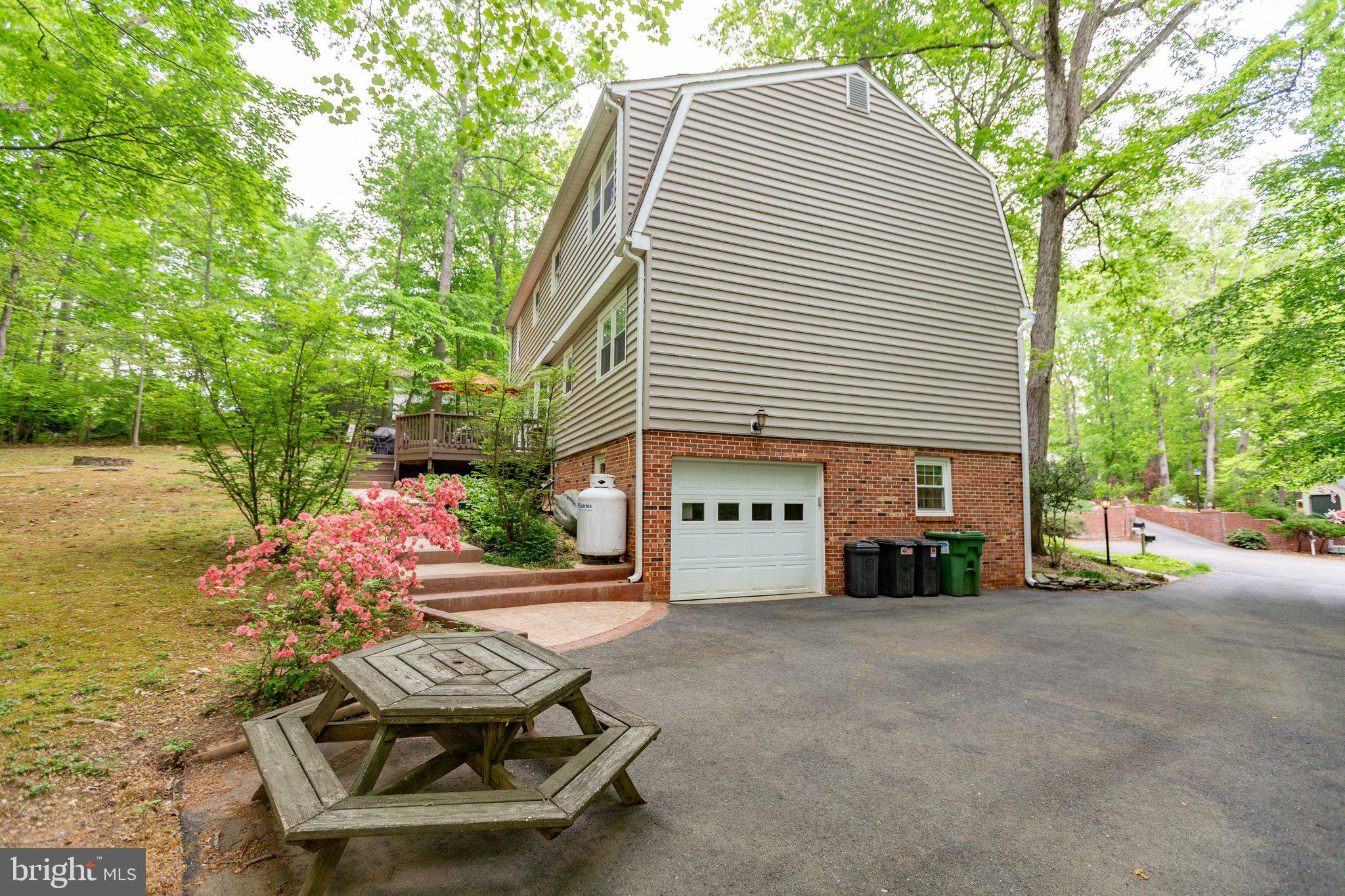 4 Buxley Ct